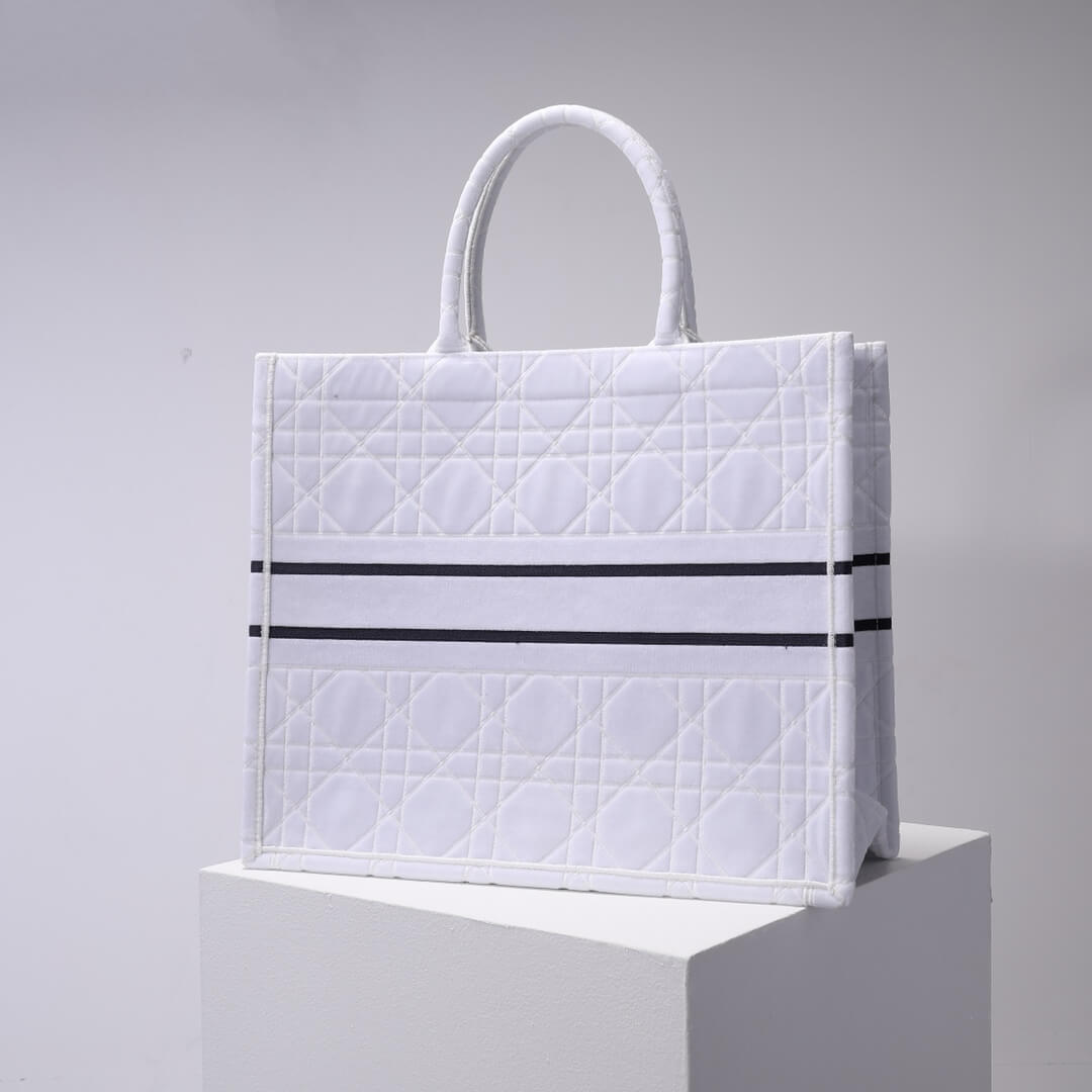 DIR1286 Book Tote BIG size 41.5cm 36.5cm Embroidery LOGO red Handbag white
