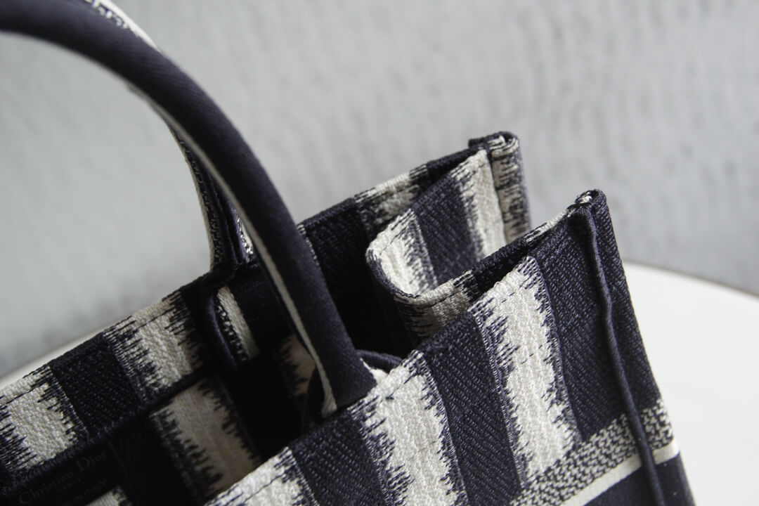 DIR1286 Book bag Tote Embroidery 36.5cm 41.5cm Handbag black and white