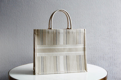 DIR1286 Book bag Tote Embroidery Khaki 36.5cm 41.5cm Handbag