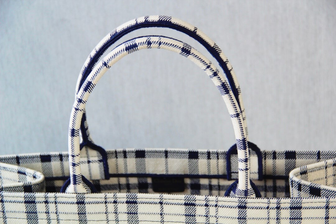 DIR1286 Book bag Tote Embroidery black and white 36.5cm 41.5cm Handbag