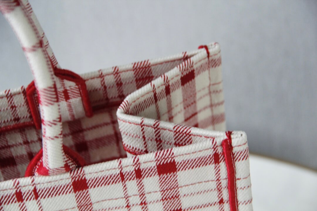 DIR1286 Book bag Tote Embroidery red white 36.5cm 41.5cm Handbag