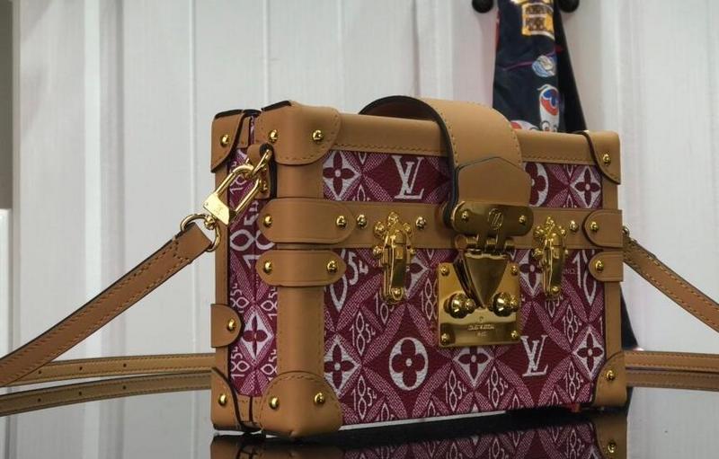 Luxe Touch Bags -   2718