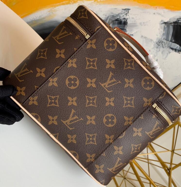 Luxe Touch Bags -   2955
