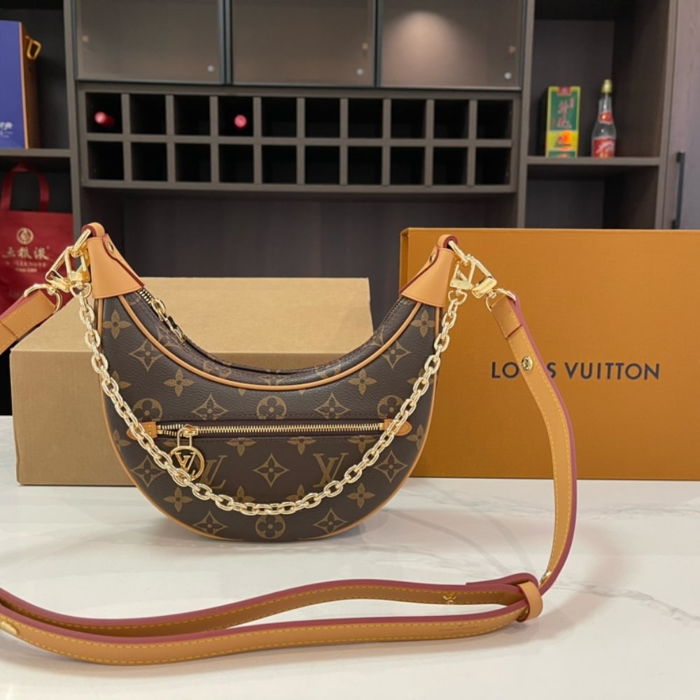 LV LOOP MONOGRAM COATED CANVAS 22CM M81098