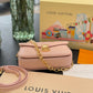 LV POCHETTE MÉTIS EAST WEST PINK OPALE 30CM M47045