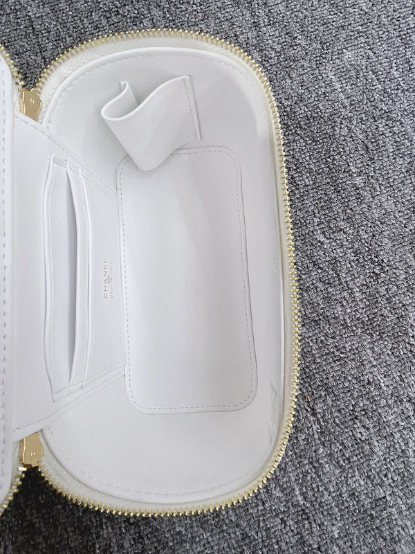 Luxe Touch Bags 

 -  Bags - 3125