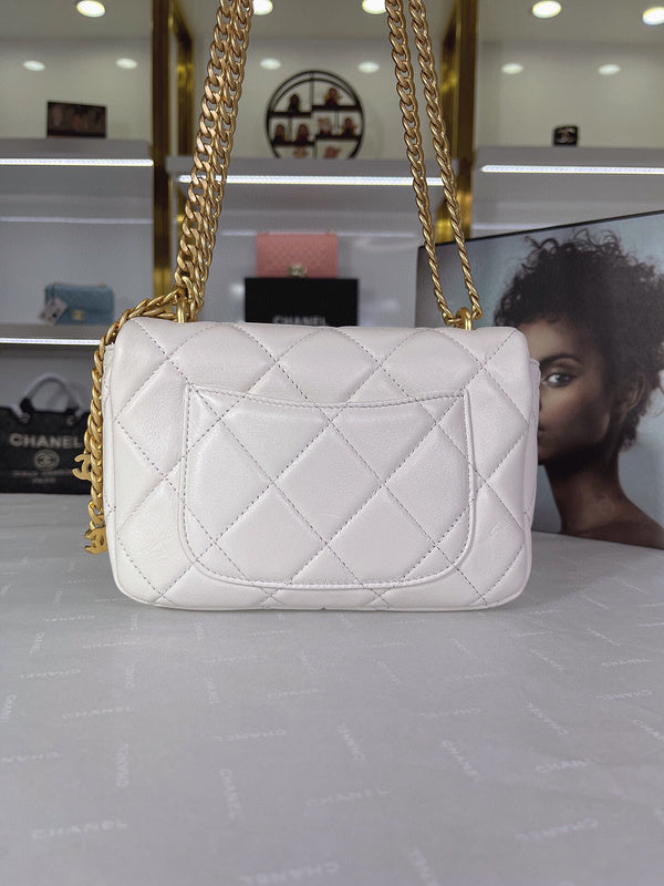 Luxe Touch Bags 

 -  Bags - 3371