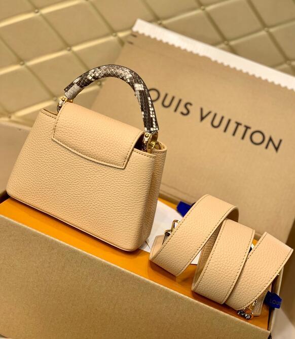 Luxe Touch Bags -   2977