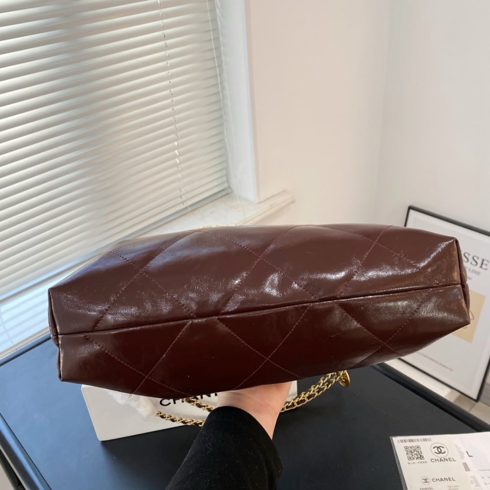 CC 22 LARGE HANDBAG DARK BROWN 41CM