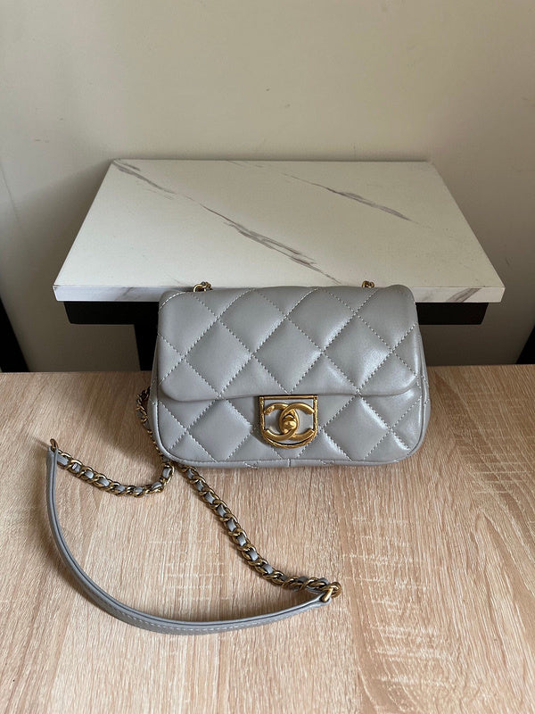 Luxe Touch Bags 

 -  Bags - 2860