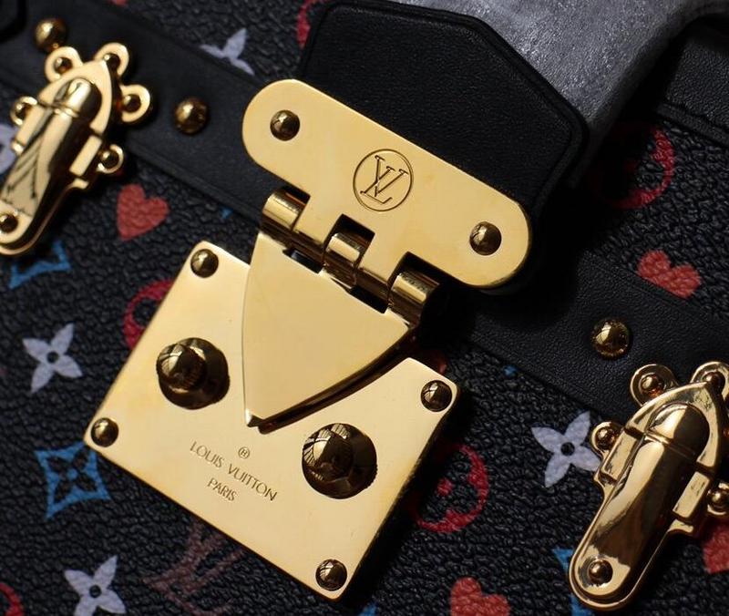 Luxe Touch Bags -   2665