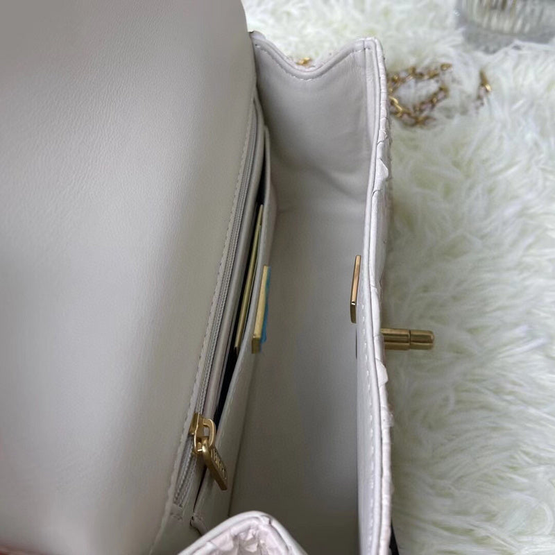 Luxe Touch Bags 

 -  Bags - 3050