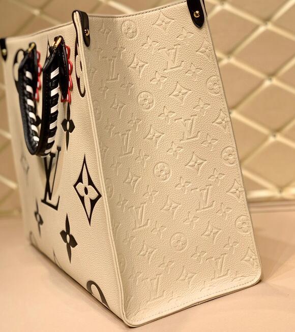 Luxe Touch Bags -   2777