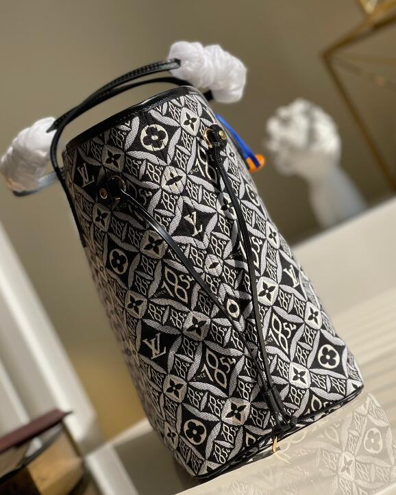 Luxe Touch Bags -   2551