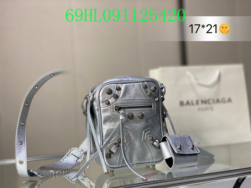 Luxe Touch Fashion - BGA Bags - 1972