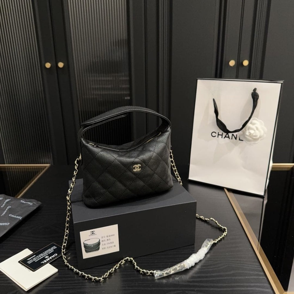 CC MAXI HOBO BAG BLACK 19CM