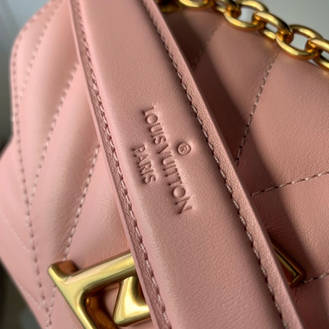 M20686 New Wave pink 21cm COWHIDE REAL LEATHER