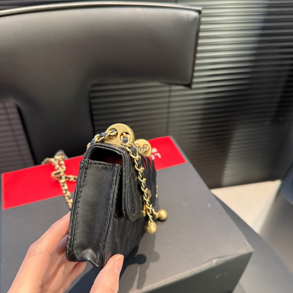 CC 21A MINI FLAP COIN PURSE WITH CHAIN HANDLE SHOULDER CROSSBODY BAG BLACK 12CM