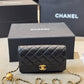 CC CLASSIC WALLET ON CHAIN BLACK 19CM