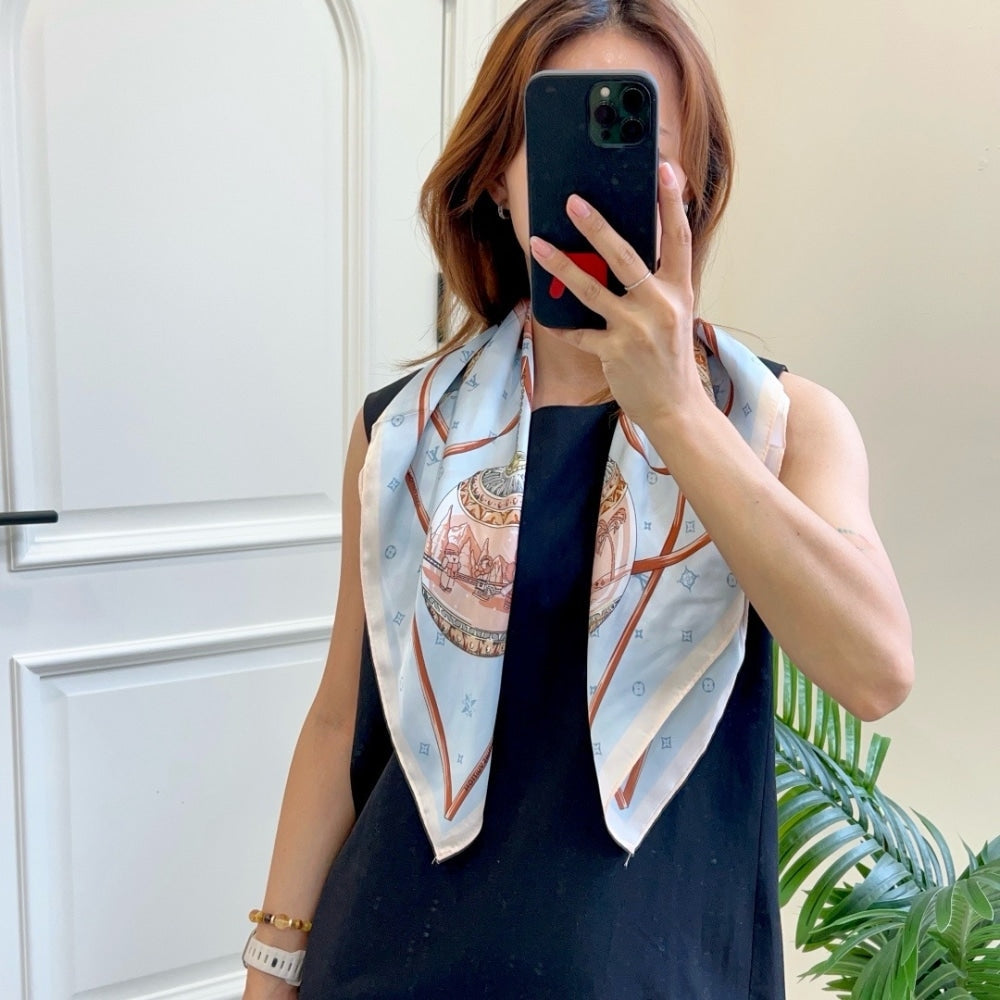 LV XMAS VIVIENNE IN BLUE SKY 70CM