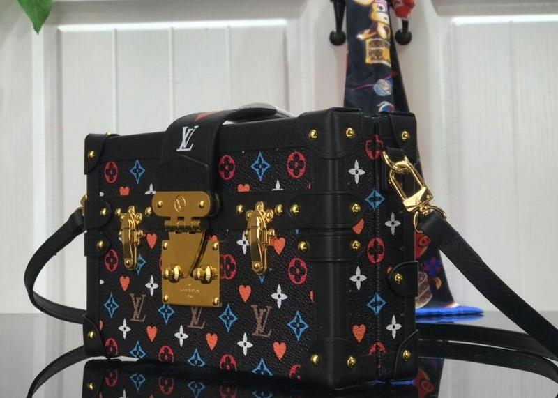 Luxe Touch Bags -   2730