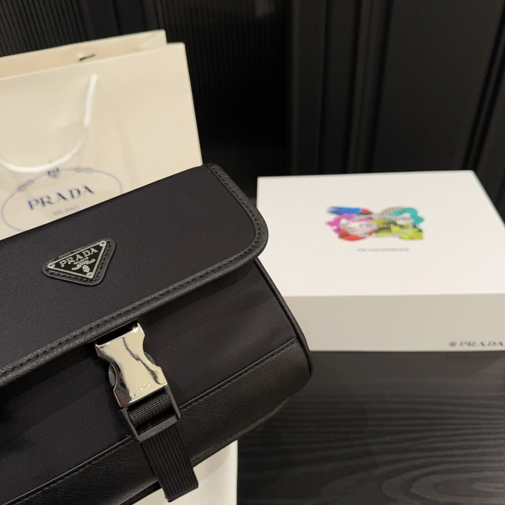 PR RE NYLON AND SAFFIANO LEATHER SMARTPHONE CASE BLACK 14CM 2ZH108 2DMH F0002