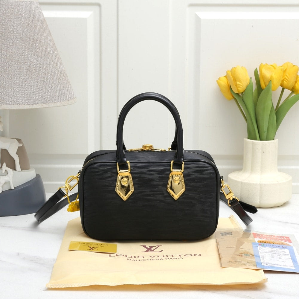 LV VOLTAIRE BLACK 26CM M12009