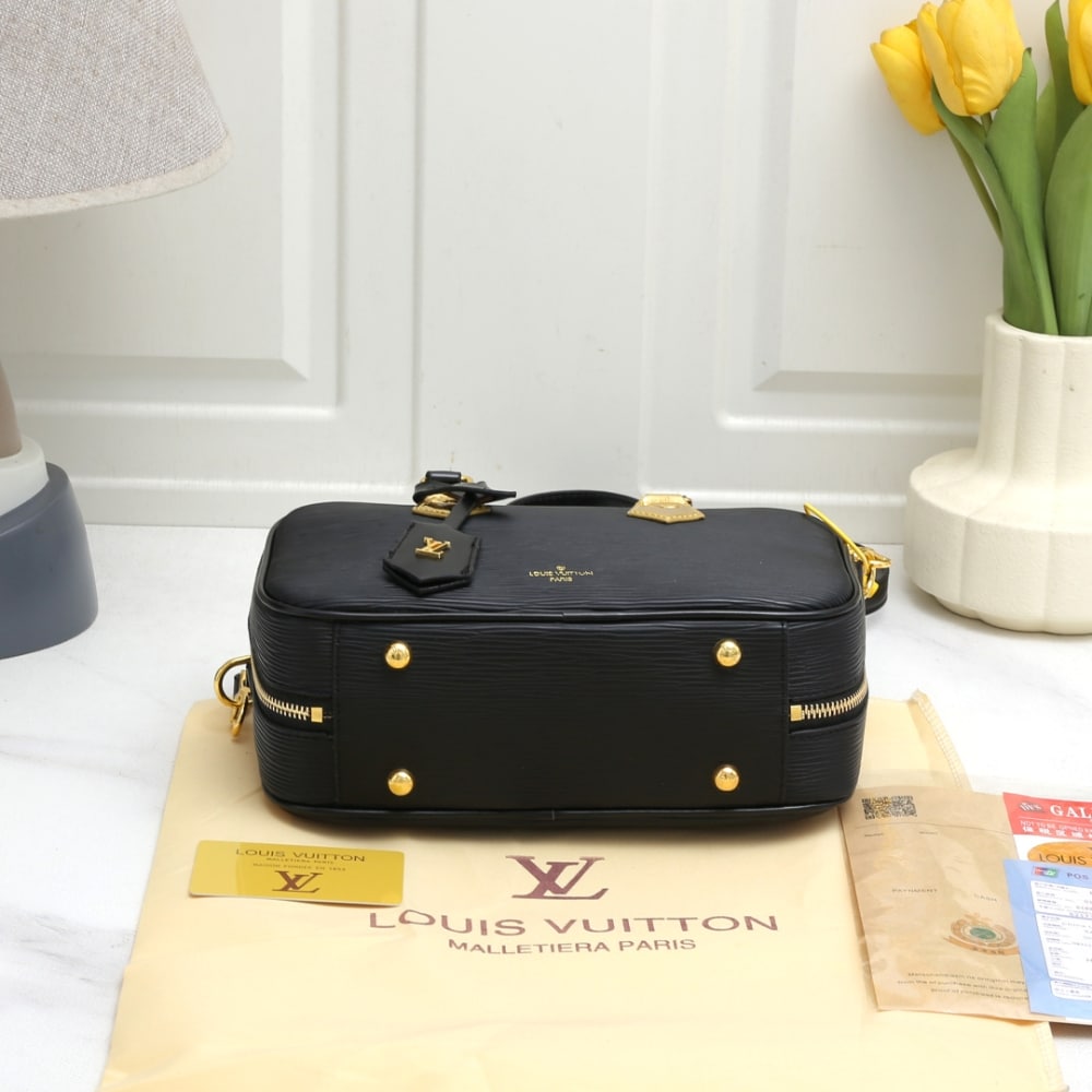 LV VOLTAIRE BLACK 26CM M12009