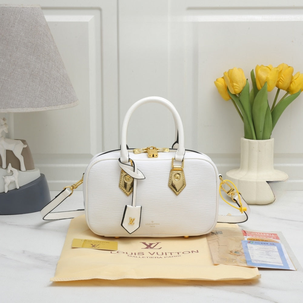 LV VOLTAIRE WHITE 26CM