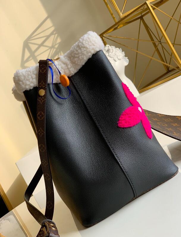 Luxe Touch Bags -   2602