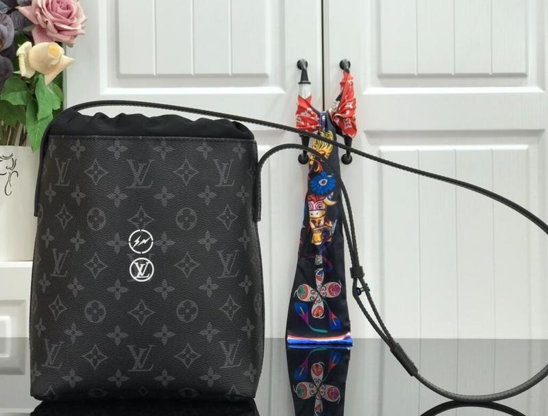 Luxe Touch Bags -   2170