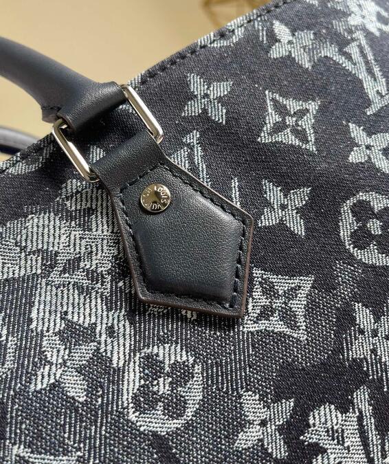 Luxe Touch Bags -   2572