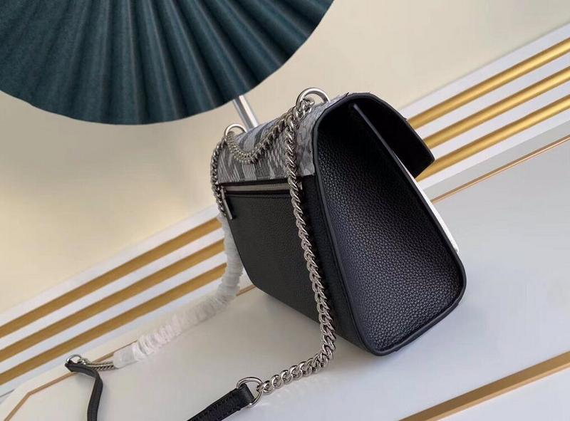 Luxe Touch Bags -   2611