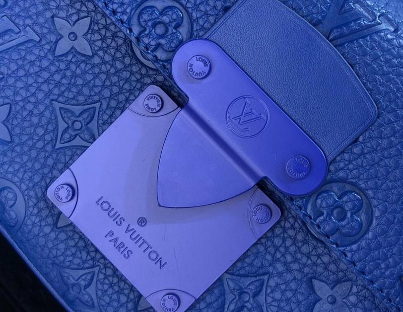 Luxe Touch Bags -   2196