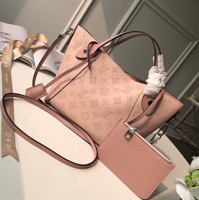 Luxe Touch Bags -   2973