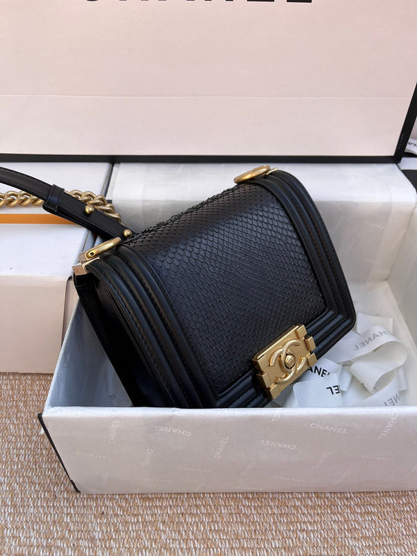 Luxe Touch Bags 

 -  Bags - 3420