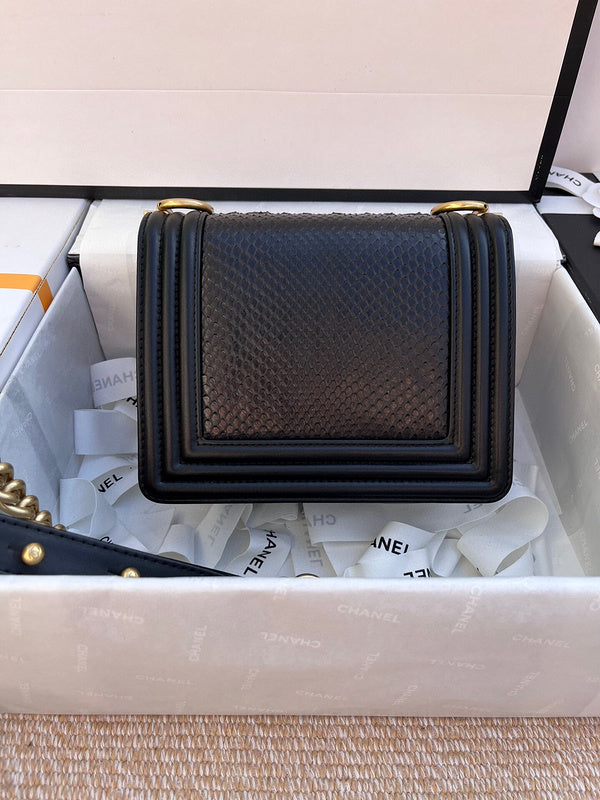 Luxe Touch Bags 

 -  Bags - 3420