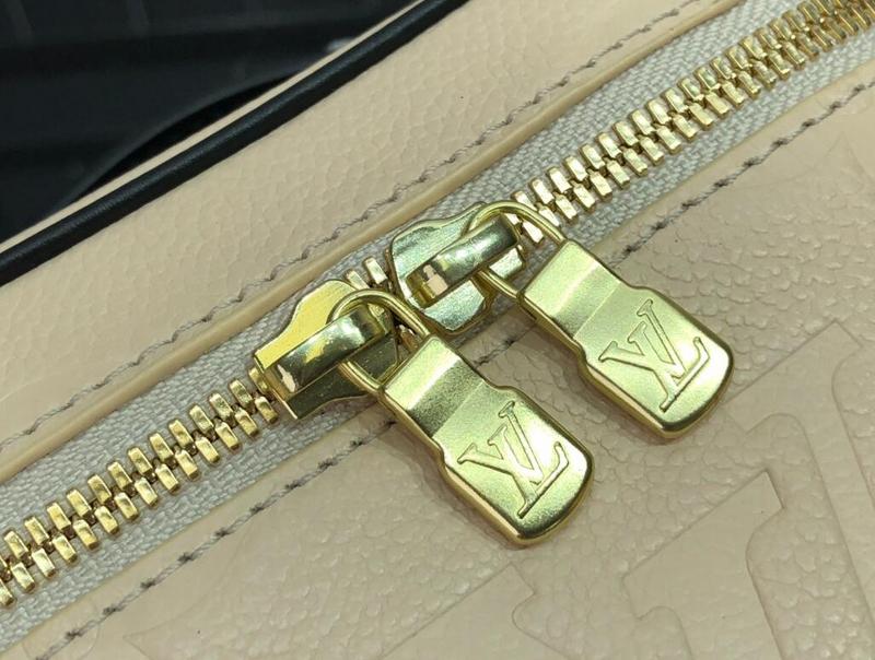 Luxe Touch Bags -   2197