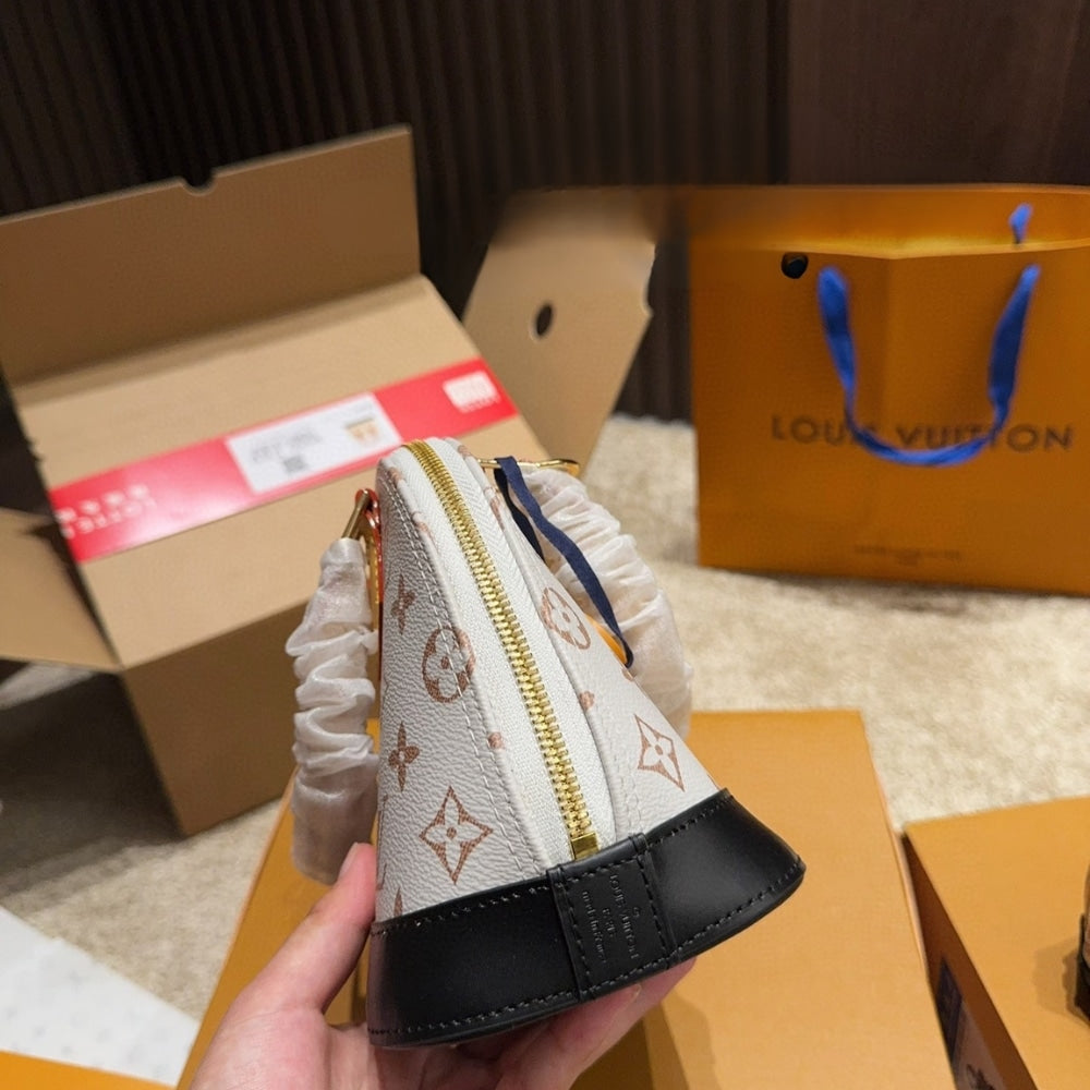 LV NANO ALMA OTHER MONOGRAM CANVAS 23CM M46895