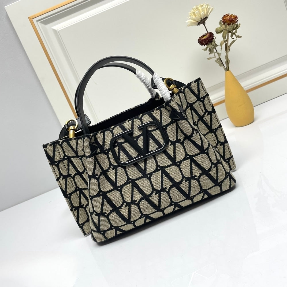 VO GARAVANI MEDIUM TOILE ICONOGRAPHE HANDBAG BLACK 25CM