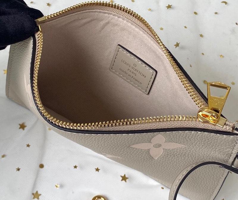 Luxe Touch Bags -   2698