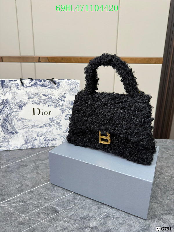 Luxe Touch Fashion - BGA Bags - 2004