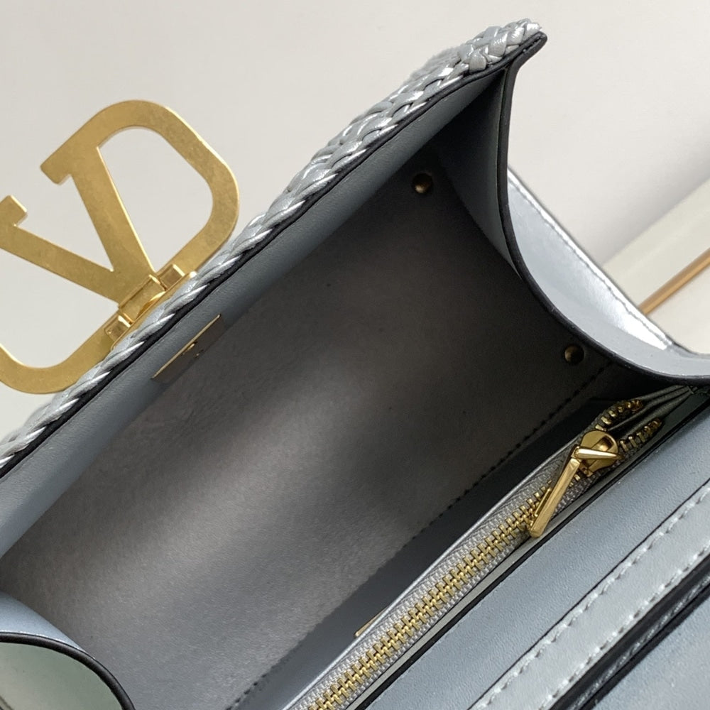 VO VLOGO TOP HANDLE BAG GREY 22CM