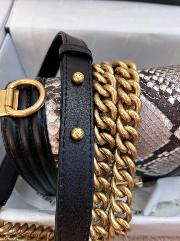 Luxe Touch Bags 

 -  Bags - 3417