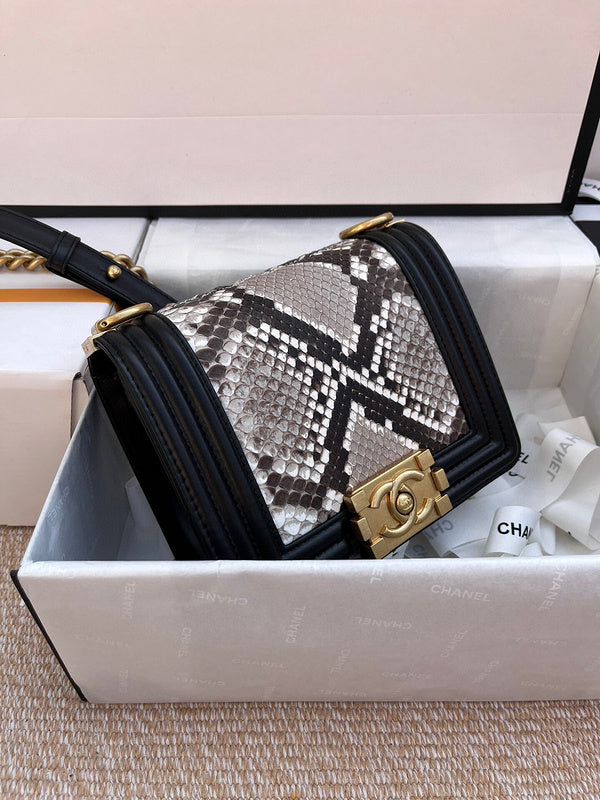 Luxe Touch Bags 

 -  Bags - 3417