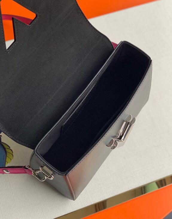 Luxe Touch Bags -   3139
