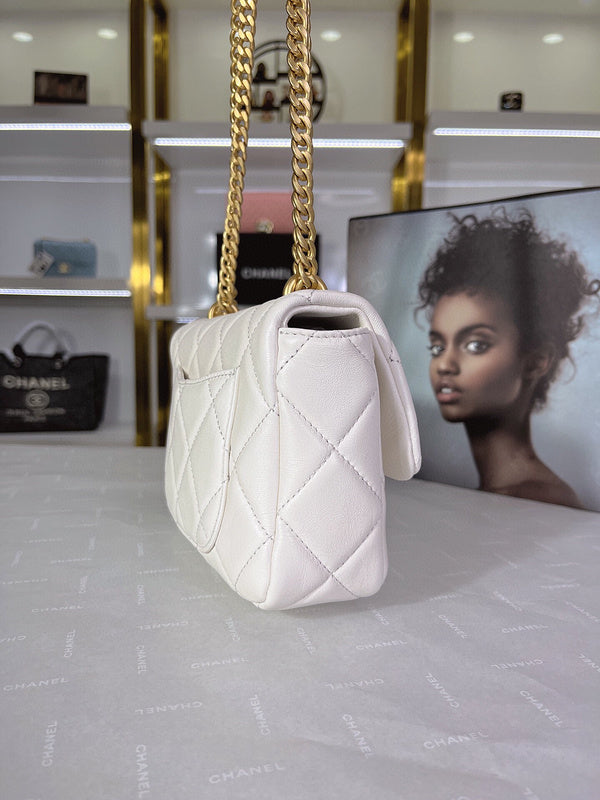 Luxe Touch Bags 

 -  Bags - 3371