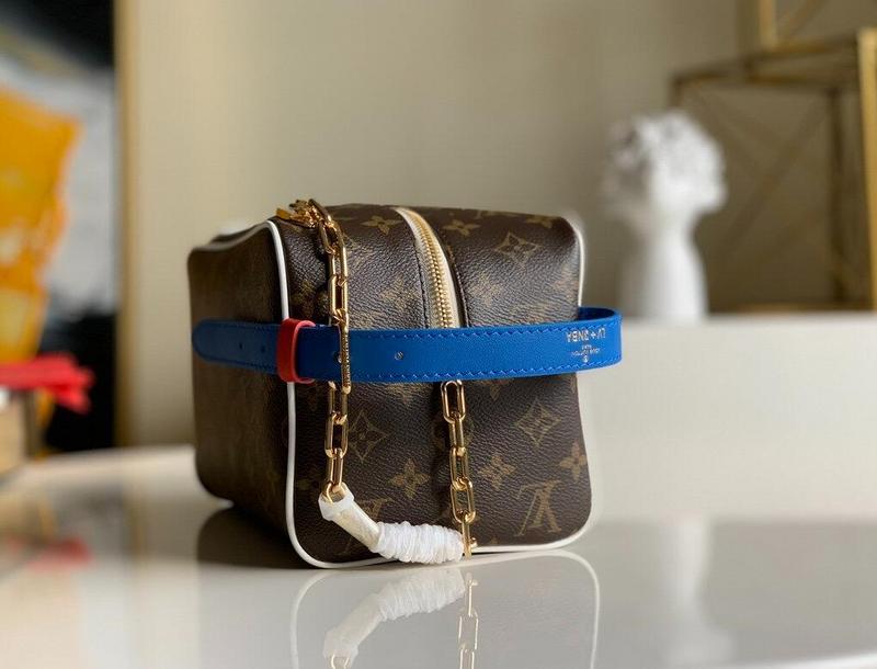 Luxe Touch Bags -   2627