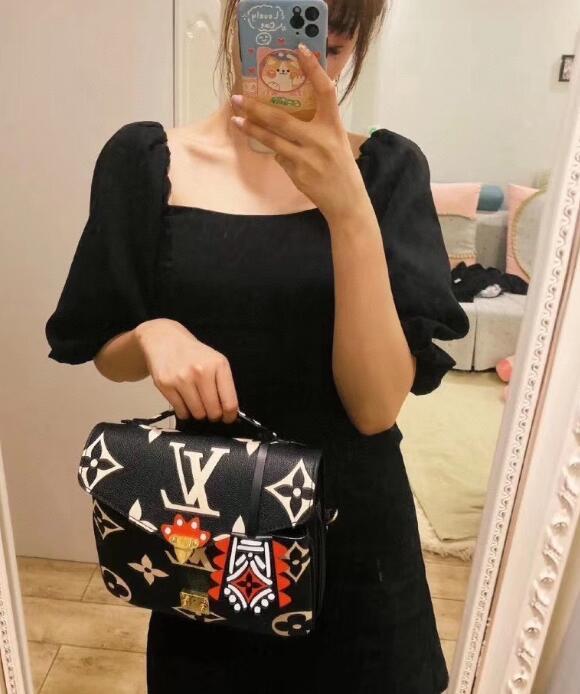 Luxe Touch Bags -   2741
