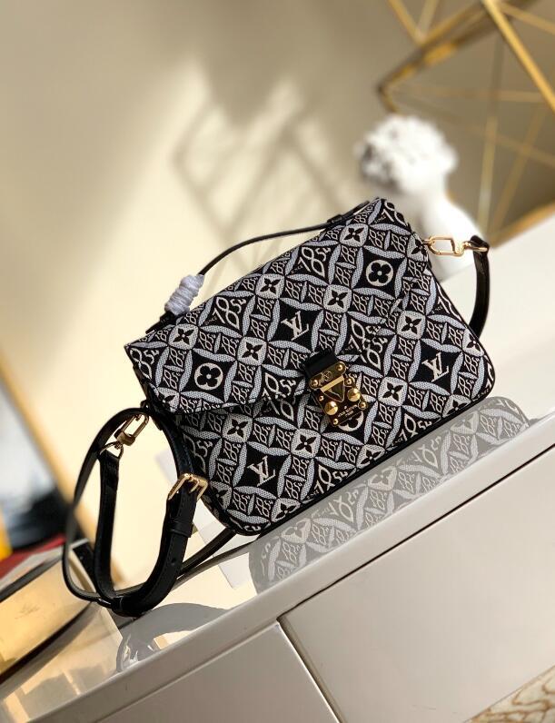 Luxe Touch Bags -   2609